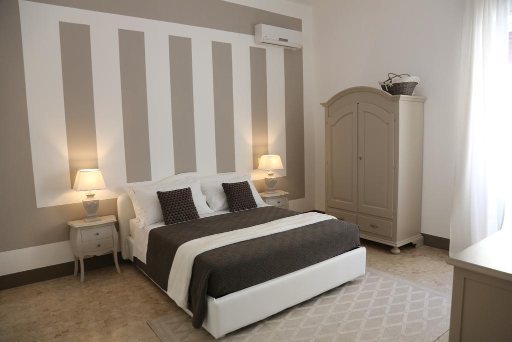 Couette-café Dimi House 2*